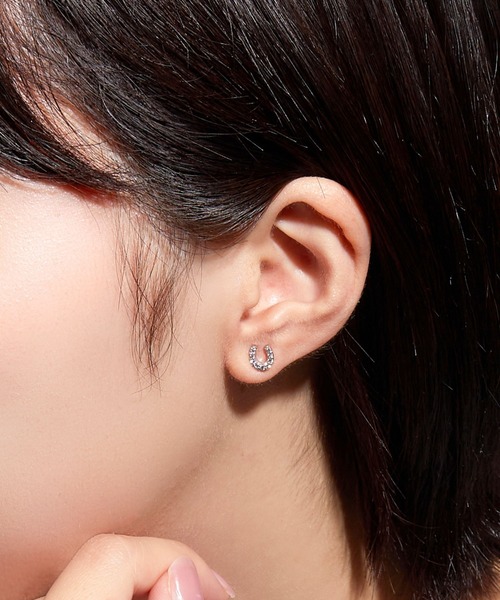 LAH（エルエーエイチ）の「馬蹄ピアス（ピアス（両耳用）・レディース・シルバー/ピンクゴールド・ONE SIZE）」の6枚目の写真