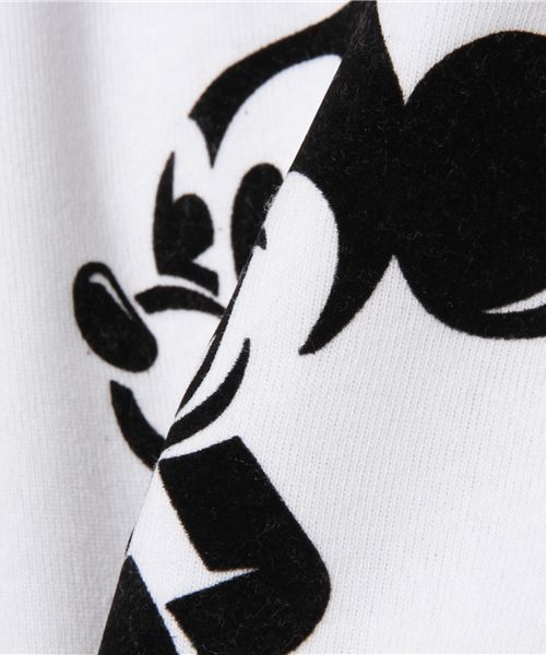 Disney（ディズニー）の「【DISNEY】MICKEY裏起毛トレーナー（スウェット・メンズ・ホワイト/グレー/ネイビー/ホワイト系その他/グレー系その他/レッド・MEDIUM/LARGE/X-LARGE）」の9枚目の写真