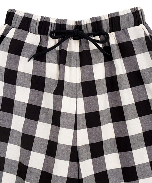 PUNYUS（プニュズ）の「ギンガムチェックイージーパンツ（その他パンツ・レディース・ホワイト・1/2/3/4）」の6枚目の写真