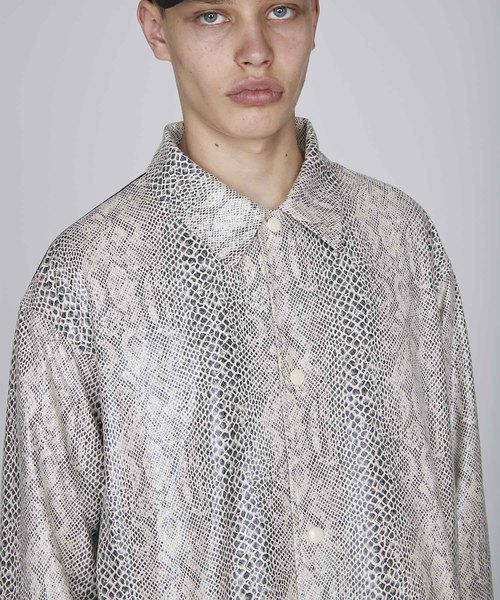 NOISE MAKER(ノイズメーカー)の「フロント蛇柄ロングコーチジャケット(その他アウター・メンズ・アイボリー・MEDIUM/LARGE/X-LARGE)」の5枚目の写真