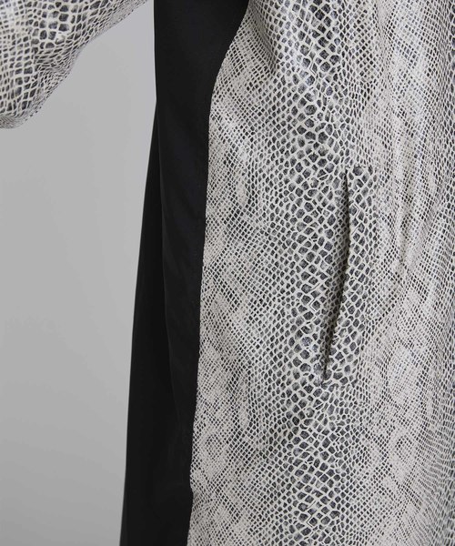 NOISE MAKER(ノイズメーカー)の「フロント蛇柄ロングコーチジャケット(その他アウター・メンズ・アイボリー・MEDIUM/LARGE/X-LARGE)」の8枚目の写真