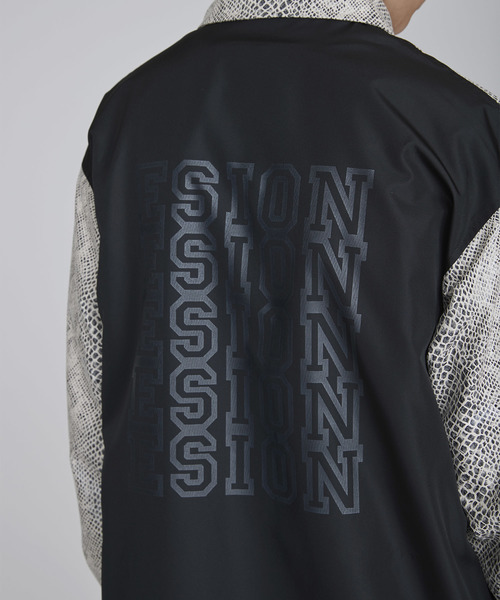 NOISE MAKER(ノイズメーカー)の「フロント蛇柄ロングコーチジャケット(その他アウター・メンズ・アイボリー・MEDIUM/LARGE/X-LARGE)」の9枚目の写真