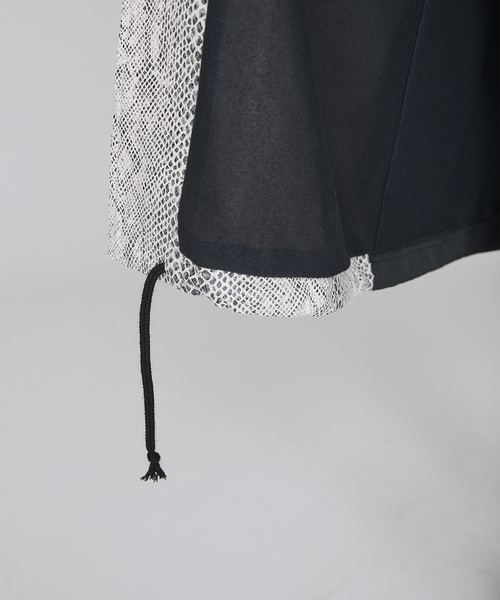 NOISE MAKER(ノイズメーカー)の「フロント蛇柄ロングコーチジャケット(その他アウター・メンズ・アイボリー・MEDIUM/LARGE/X-LARGE)」の12枚目の写真