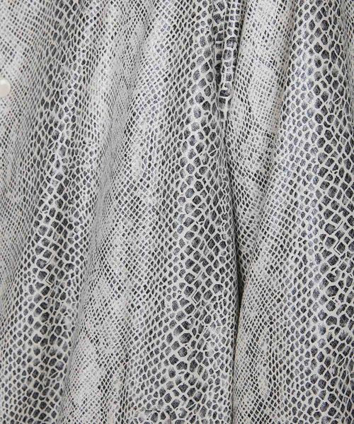 NOISE MAKER(ノイズメーカー)の「フロント蛇柄ロングコーチジャケット(その他アウター・メンズ・アイボリー・MEDIUM/LARGE/X-LARGE)」の13枚目の写真