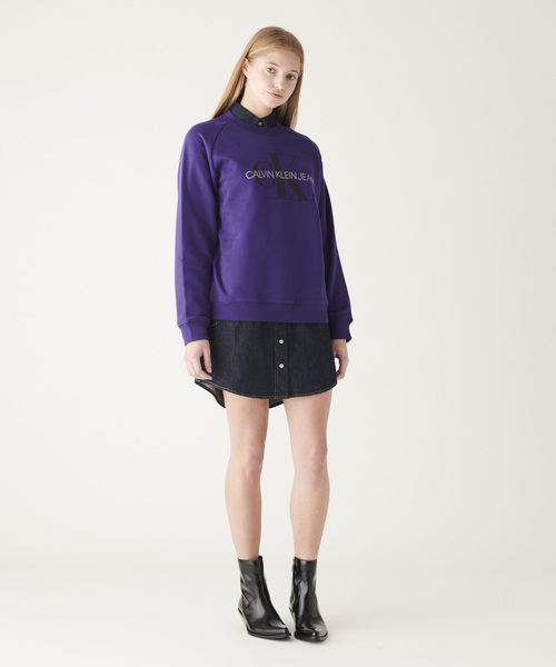 Calvin Klein Jeans（カルヴァンクラインジーンズ）の「モノグラム リラックス スウェット（スウェット・レディース・ブラック/パープル/オレンジ・S/M/L/XS）」の4枚目の写真