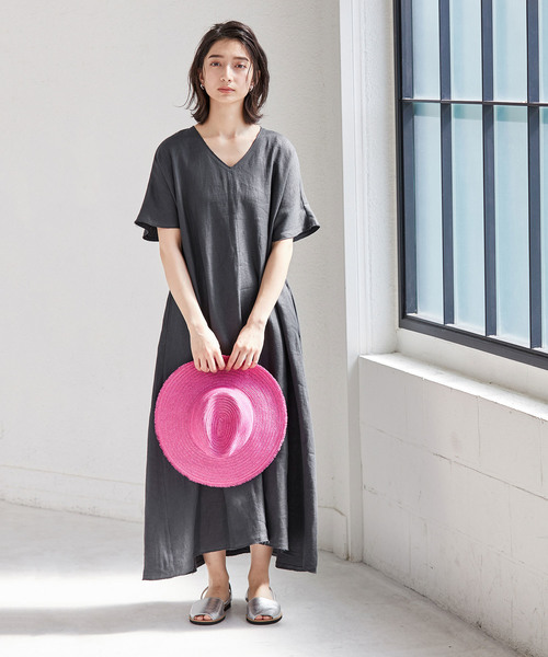 【極美品】アダムエロペ　Vネックスリット　ロングワンピース リネン レーヨン 白 美品 アダムエロペ Vネックスリット ロングワンピース 白