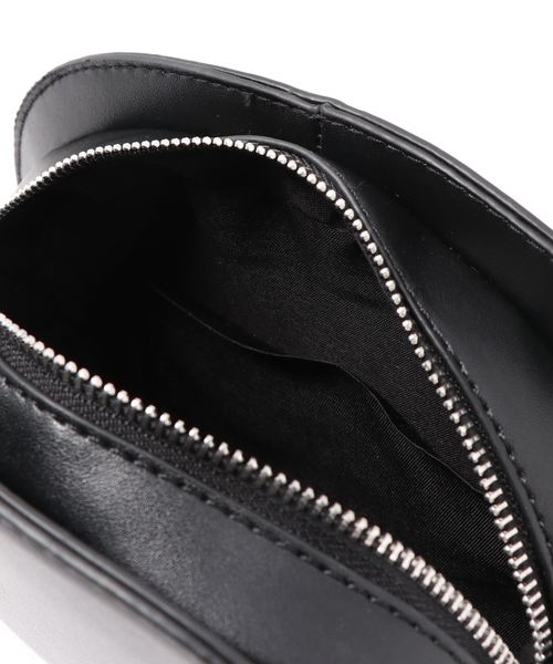 KOBE LETTUCE(コウベレタス)の「半円形フェイクレザーショルダーバッグ(ショルダーバッグ・レディース・ブラック/ブラウン/ブラウン系その他・FREE)」の5枚目の写真