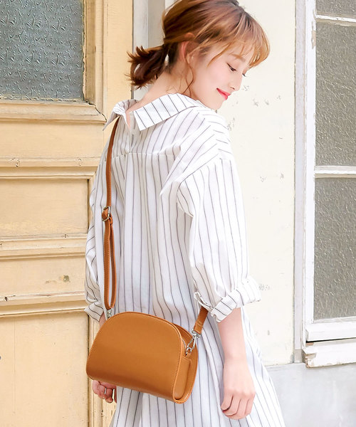 KOBE LETTUCE(コウベレタス)の「半円形フェイクレザーショルダーバッグ(ショルダーバッグ・レディース・ブラック/ブラウン/ブラウン系その他・FREE)」の1枚目の写真