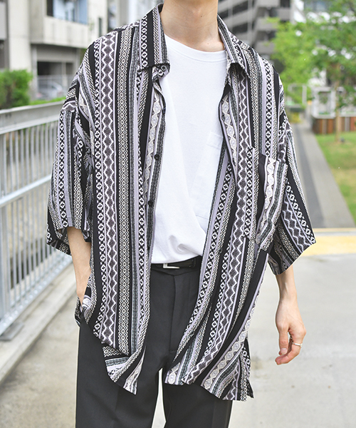 kutir(クティール)の「ウルトラルーズ半袖シャツ(シャツ/ブラウス・メンズ・ライトグレー/ブラック/ベージュ/グレー/ライトベージュ・MEDIUM/LARGE/X-LARGE)」の4枚目の写真