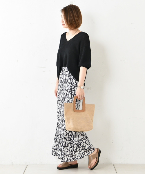 DouDou(ドゥドゥ)の「フラワープリントスカート(スカート・レディース・ブラック/ピンク/グリーン・38/36)」の17枚目の写真