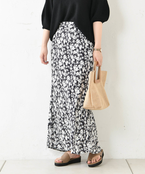 DouDou(ドゥドゥ)の「フラワープリントスカート(スカート・レディース・ブラック/ピンク/グリーン・38/36)」の13枚目の写真