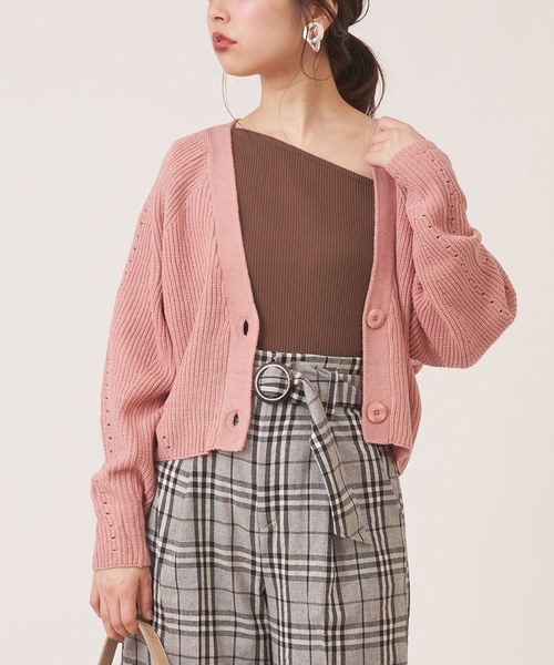 natural couture（ナチュラルクチュール）の「プチプラお上品アイレットカーディガン（カーディガン/ボレロ・レディース・ブラウン/イエロー/ピンク/アイボリー/ラベンダー/レッド系その他・FREE）」の5枚目の写真