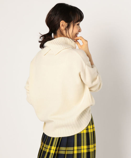 NOLLEY’S（ノーリーズ）の「カシミヤブレンド天竺タートルプルオーバーニット（ニット/セーター・レディース・オレンジ/オフホワイト/ライトグレー/キャメル・38）」の2枚目の写真