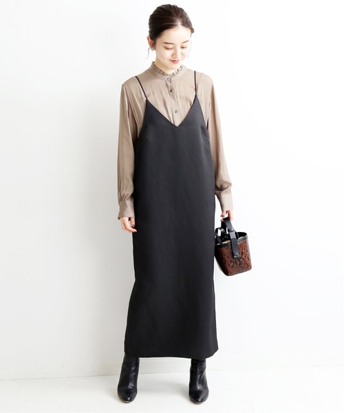 IENA（イエナ）の「サテンフリルシャツ◆（シャツ/ブラウス・レディース・ブラック/ベージュ/グリーン・FREE）」の10枚目の写真