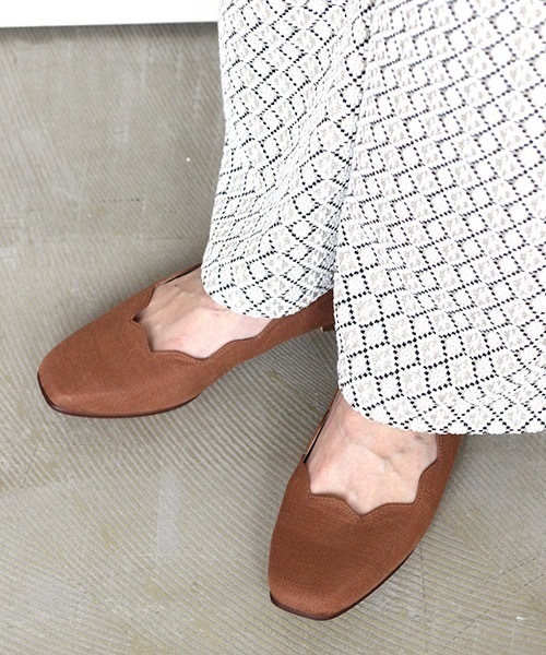 JELLY BEANS（ジェリービーンズ）の「【Made in Japan】フラワーカットスクエアトゥフラット(130-3420)JELLY BEANS(ジェリービーンズ)（パンプス・レディース・ブラック/ブラウン/グリーン/ラベンダー・23/24/22.5/24.5/23.5）」の20枚目の写真