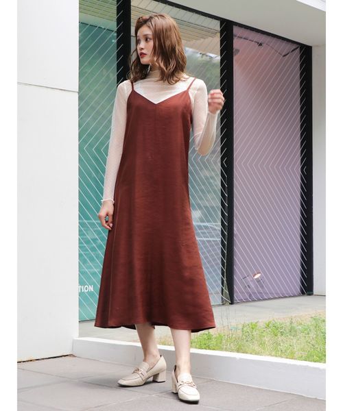 dazzlin（ダズリン）の「サテンＶキャミワンピース（ワンピース・レディース・オフホワイト/ピンク/グリーン/ブラウン/ベージュ・FREE）」の11枚目の写真