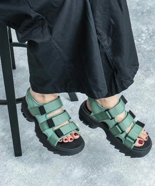 MEI(メイ)の「MEI/メイ RECYCLE TAPE SANDAL スポーツサンダル ベルクロ / スポサン(サンダル・レディース・ベージュ/ネイビー/オリーブ/ブラック・M/L/S)」の4枚目の写真