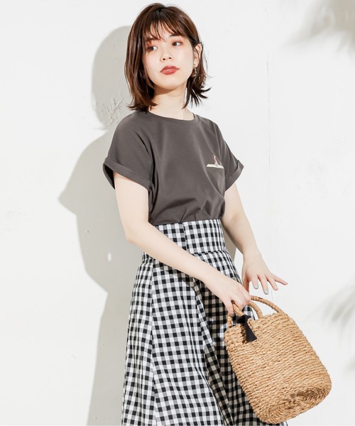 natural couture（ナチュラルクチュール）の「HOMEミニガール刺繍T（Tシャツ/カットソー・レディース・オフホワイト/ラベンダー/ナチュラル/スミクロ・FREE）」の10枚目の写真