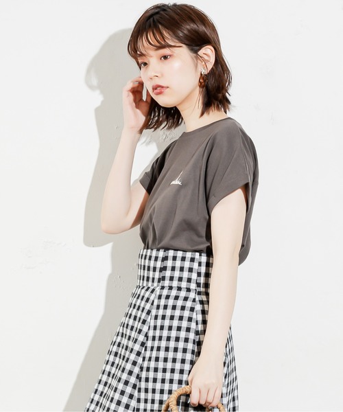 natural couture（ナチュラルクチュール）の「HOMEミニガール刺繍T（Tシャツ/カットソー・レディース・オフホワイト/ラベンダー/ナチュラル/スミクロ・FREE）」の11枚目の写真