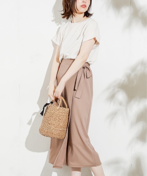 natural couture（ナチュラルクチュール）の「HOMEミニガール刺繍T（Tシャツ/カットソー・レディース・オフホワイト/ラベンダー/ナチュラル/スミクロ・FREE）」の14枚目の写真