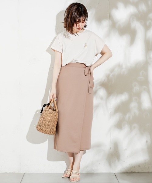 natural couture（ナチュラルクチュール）の「HOMEミニガール刺繍T（Tシャツ/カットソー・レディース・オフホワイト/ラベンダー/ナチュラル/スミクロ・FREE）」の13枚目の写真