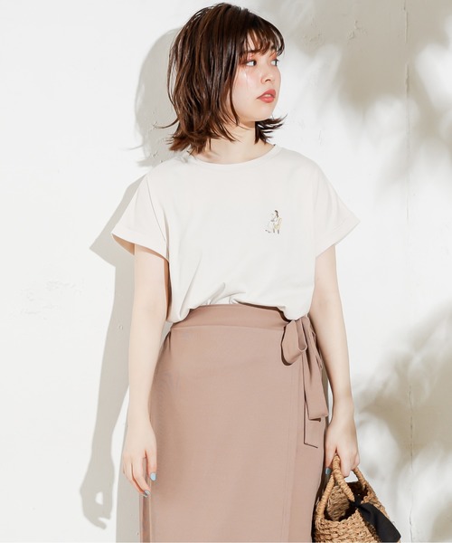 natural couture（ナチュラルクチュール）の「HOMEミニガール刺繍T（Tシャツ/カットソー・レディース・オフホワイト/ラベンダー/ナチュラル/スミクロ・FREE）」の15枚目の写真