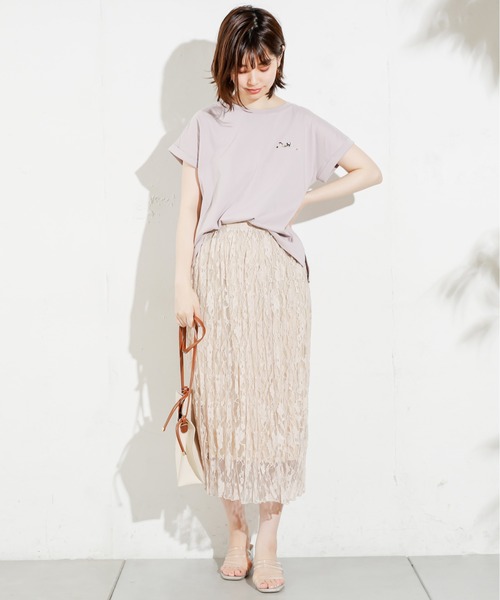 natural couture（ナチュラルクチュール）の「HOMEミニガール刺繍T（Tシャツ/カットソー・レディース・オフホワイト/ラベンダー/ナチュラル/スミクロ・FREE）」の17枚目の写真