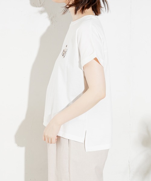 natural couture（ナチュラルクチュール）の「HOMEミニガール刺繍T（Tシャツ/カットソー・レディース・オフホワイト/ラベンダー/ナチュラル/スミクロ・FREE）」の22枚目の写真