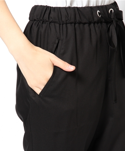 Tiara（ティアラ）の「裾ゴムイージーパンツ（その他パンツ・レディース・ブラック/ベージュ/ネイビー・2/3）」の9枚目の写真