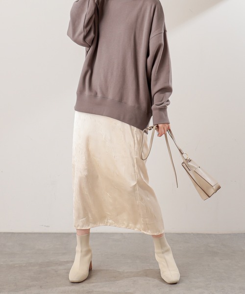 natural couture(ナチュラルクチュール)の「ちょっとモードなワッシャーサテンスカート(スカート・レディース・ブラック/ブルー/アイボリー・FREE)」の5枚目の写真