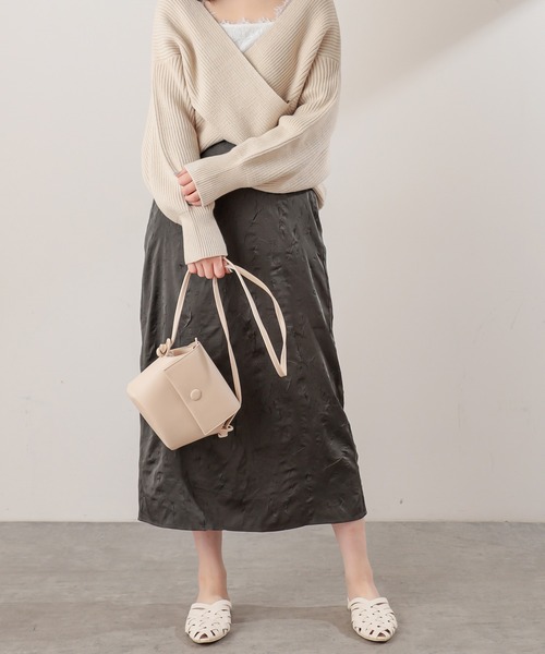 natural couture(ナチュラルクチュール)の「ちょっとモードなワッシャーサテンスカート(スカート・レディース・ブラック/ブルー/アイボリー・FREE)」の7枚目の写真