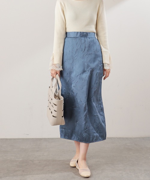 natural couture(ナチュラルクチュール)の「ちょっとモードなワッシャーサテンスカート(スカート・レディース・ブラック/ブルー/アイボリー・FREE)」の11枚目の写真