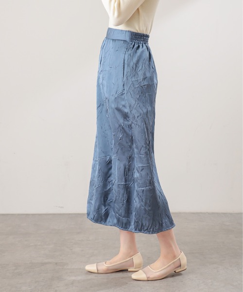 natural couture(ナチュラルクチュール)の「ちょっとモードなワッシャーサテンスカート(スカート・レディース・ブラック/ブルー/アイボリー・FREE)」の14枚目の写真