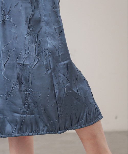 natural couture(ナチュラルクチュール)の「ちょっとモードなワッシャーサテンスカート(スカート・レディース・ブラック/ブルー/アイボリー・FREE)」の19枚目の写真