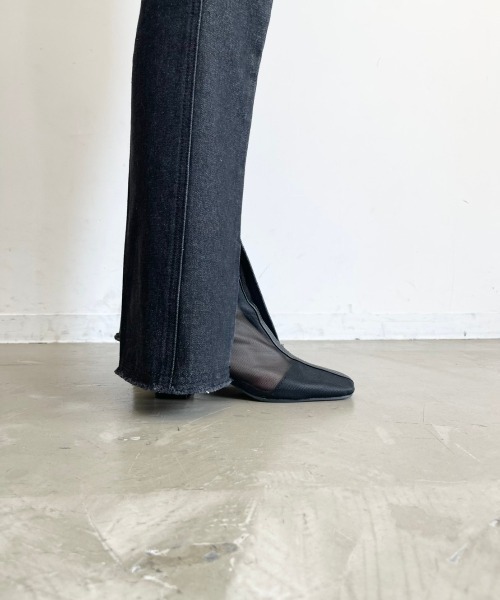 NEUNA（ヌナ）の「センタープレススリットセミワイドデニムパンツ（デニムパンツ・レディース・ブラック/アイボリー・MEDIUM/SMALL/LARGE）」の22枚目の写真