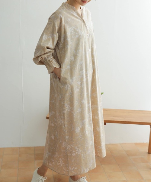 URBAN RESEARCH DOORS（アーバンリサーチドアーズ）の「フラワープリントワンピース（ワンピース・レディース・ベージュ系その他/ピンクベージュ・ONE）」の7枚目の写真