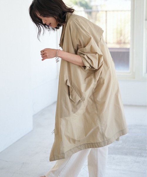 RIVE DROITE（リヴドロワ）の「ペーパータフタポンチョコート（ナイロンジャケット・レディース・ベージュ/ネイビー・FREE）」の18枚目の写真