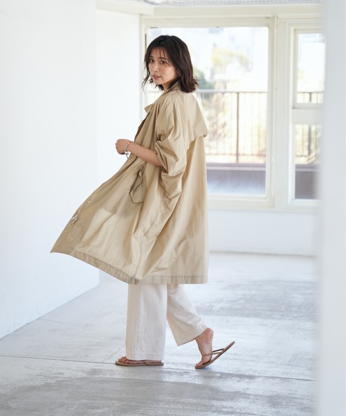 RIVE DROITE（リヴドロワ）の「ペーパータフタポンチョコート（ナイロンジャケット・レディース・ベージュ/ネイビー・FREE）」の9枚目の写真