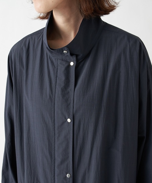 RIVE DROITE（リヴドロワ）の「ペーパータフタポンチョコート（ナイロンジャケット・レディース・ベージュ/ネイビー・FREE）」の20枚目の写真