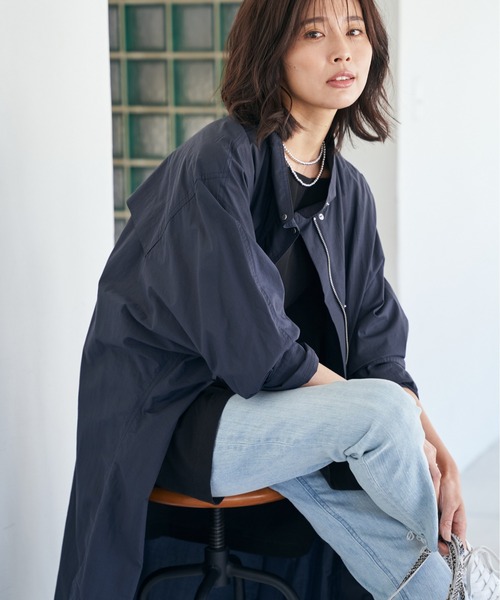 RIVE DROITE（リヴドロワ）の「ペーパータフタポンチョコート（ナイロンジャケット・レディース・ベージュ/ネイビー・FREE）」の5枚目の写真