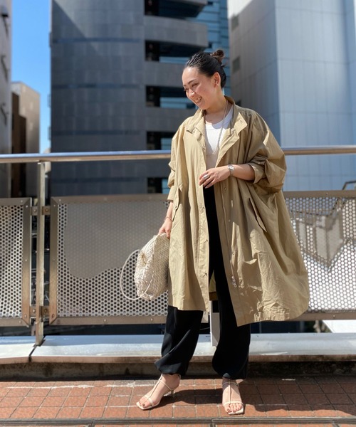 RIVE DROITE（リヴドロワ）の「ペーパータフタポンチョコート（ナイロンジャケット・レディース・ベージュ/ネイビー・FREE）」の4枚目の写真