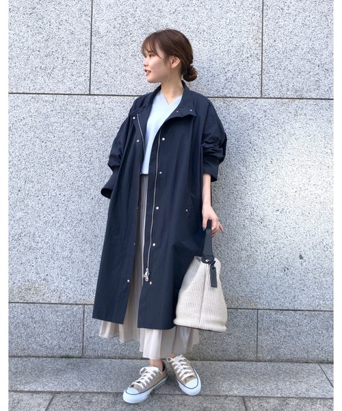 RIVE DROITE（リヴドロワ）の「ペーパータフタポンチョコート（ナイロンジャケット・レディース・ベージュ/ネイビー・FREE）」の6枚目の写真