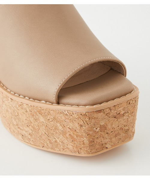 AZUL by moussy（アズールバイマウジー）の「CROSS STRAP DEGIGN SANDALS/クロスストラップデザインサンダル（サンダル・レディース・ブラック/ライトベージュ・SMALL/MEDIUM/LARGE）」の8枚目の写真