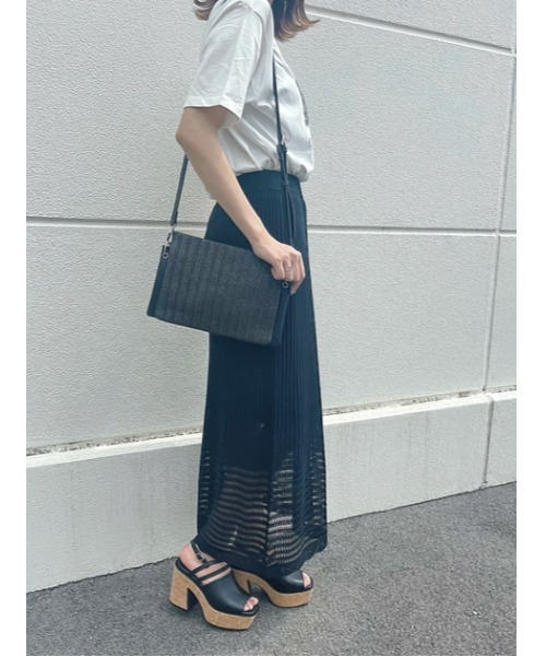 AZUL by moussy（アズールバイマウジー）の「CROSS STRAP DEGIGN SANDALS/クロスストラップデザインサンダル（サンダル・レディース・ブラック/ライトベージュ・SMALL/MEDIUM/LARGE）」の20枚目の写真