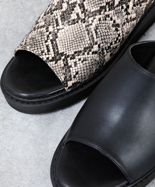 RAGEBLUE（レイジブルー）の「ボリュームソール/スライドサンダル/950647（サンダル・メンズ・ブラック/パイソン・MEDIUM/LARGE）」の4枚目の写真