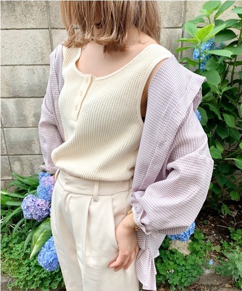 nemne store（ネンネストア）の「がんばりすぎない2wayワッフルインナータンク（タンクトップ・レディース・ベージュ/オフホワイト/サックスブルー/オレンジ/ミント/その他1/その他2・フリー）」の9枚目の写真