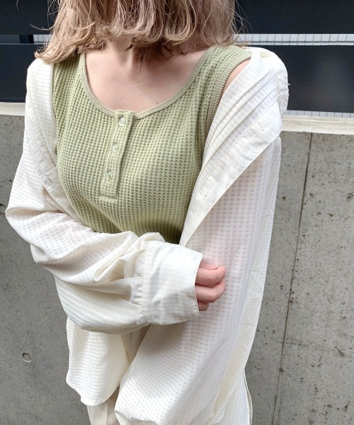 nemne store（ネンネストア）の「がんばりすぎない2wayワッフルインナータンク（タンクトップ・レディース・ベージュ/オフホワイト/サックスブルー/オレンジ/ミント/その他1/その他2・フリー）」の13枚目の写真