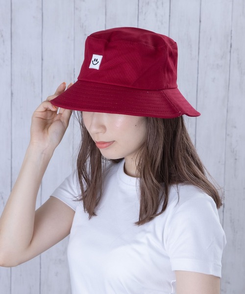 Anuenue（アヌエヌエ）の「スマイルワンポイント バケットハット（ハット・レディース・ホワイト/ブラック/ベージュ/ブルー/ネイビー/パープル/イエロー/ピンク/ワインレッド・S/M）」の9枚目の写真
