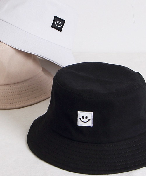 Anuenue（アヌエヌエ）の「スマイルワンポイント バケットハット（ハット・レディース・ホワイト/ブラック/ベージュ/ブルー/ネイビー/パープル/イエロー/ピンク/ワインレッド・S/M）」の17枚目の写真