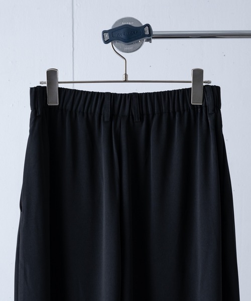 ln fortis(ロンフォルティス)の「ln fortis - 3タックドレープロングスカンツ(スカート・メンズ・ブラック/チャコールグレー・SMALL/MEDIUM)」の13枚目の写真